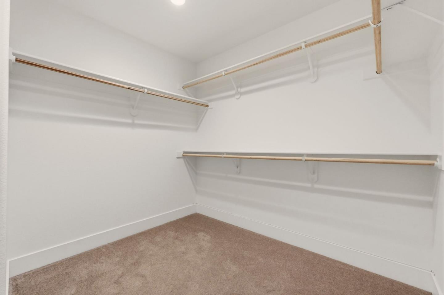 Detail Gallery Image 19 of 49 For 1207 Walker Peak Way, Hollister,  CA 95023 - 3 Beds | 2/1 Baths