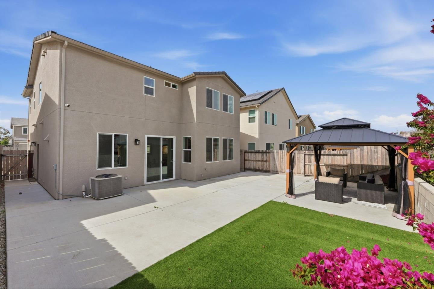 Detail Gallery Image 44 of 49 For 1207 Walker Peak Way, Hollister,  CA 95023 - 3 Beds | 2/1 Baths