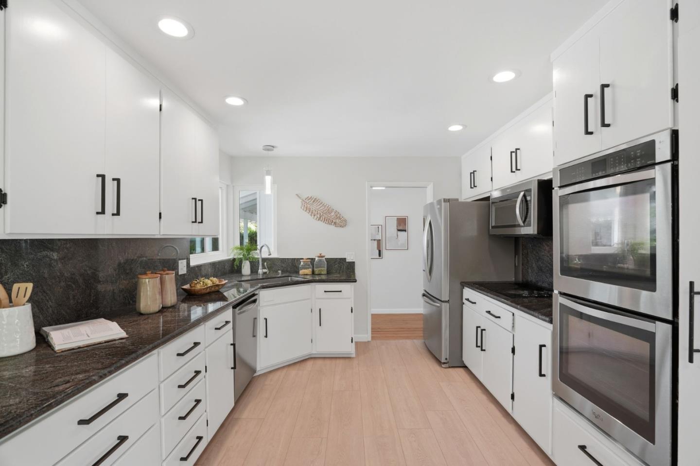 Detail Gallery Image 22 of 66 For 500 Kiely Blvd, Santa Clara,  CA 95051 - 4 Beds | 2 Baths