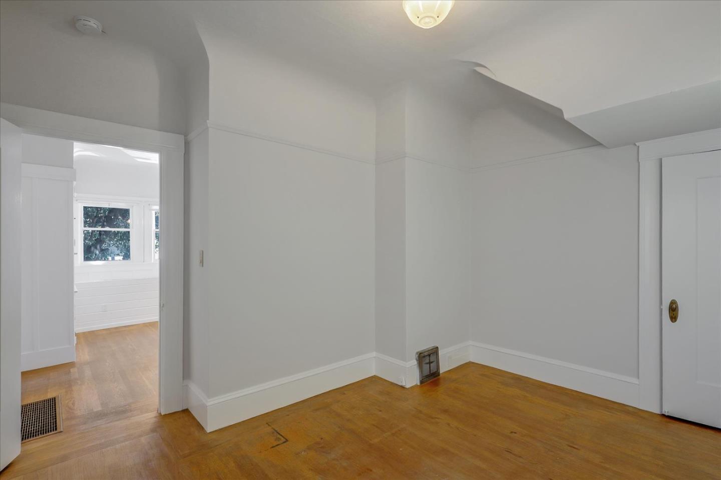 Detail Gallery Image 11 of 30 For 422 Vernon St, Oakland,  CA 94610 - 2 Beds | 1 Baths