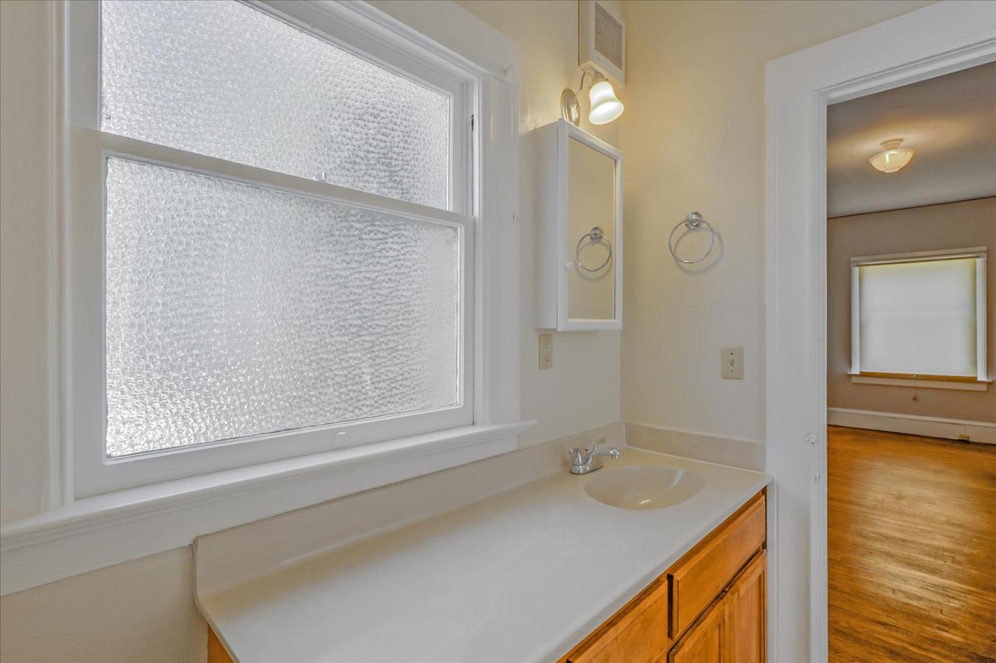 Detail Gallery Image 23 of 30 For 422 Vernon St, Oakland,  CA 94610 - 2 Beds | 1 Baths