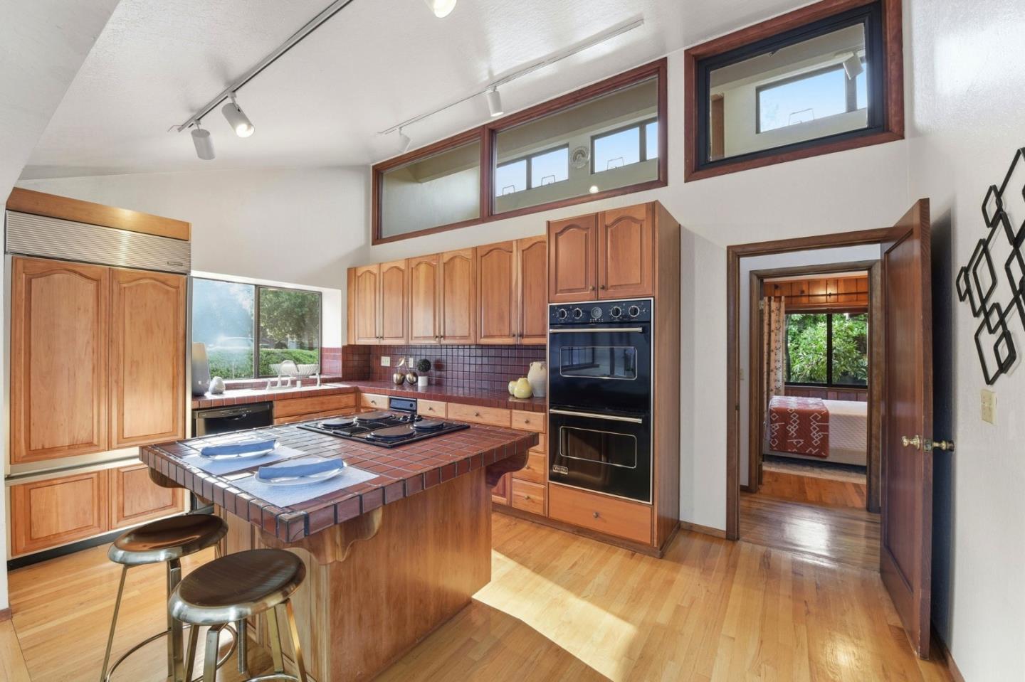 Detail Gallery Image 11 of 61 For 12861 Foothill Ln, Saratoga,  CA 95070 - 3 Beds | 2 Baths