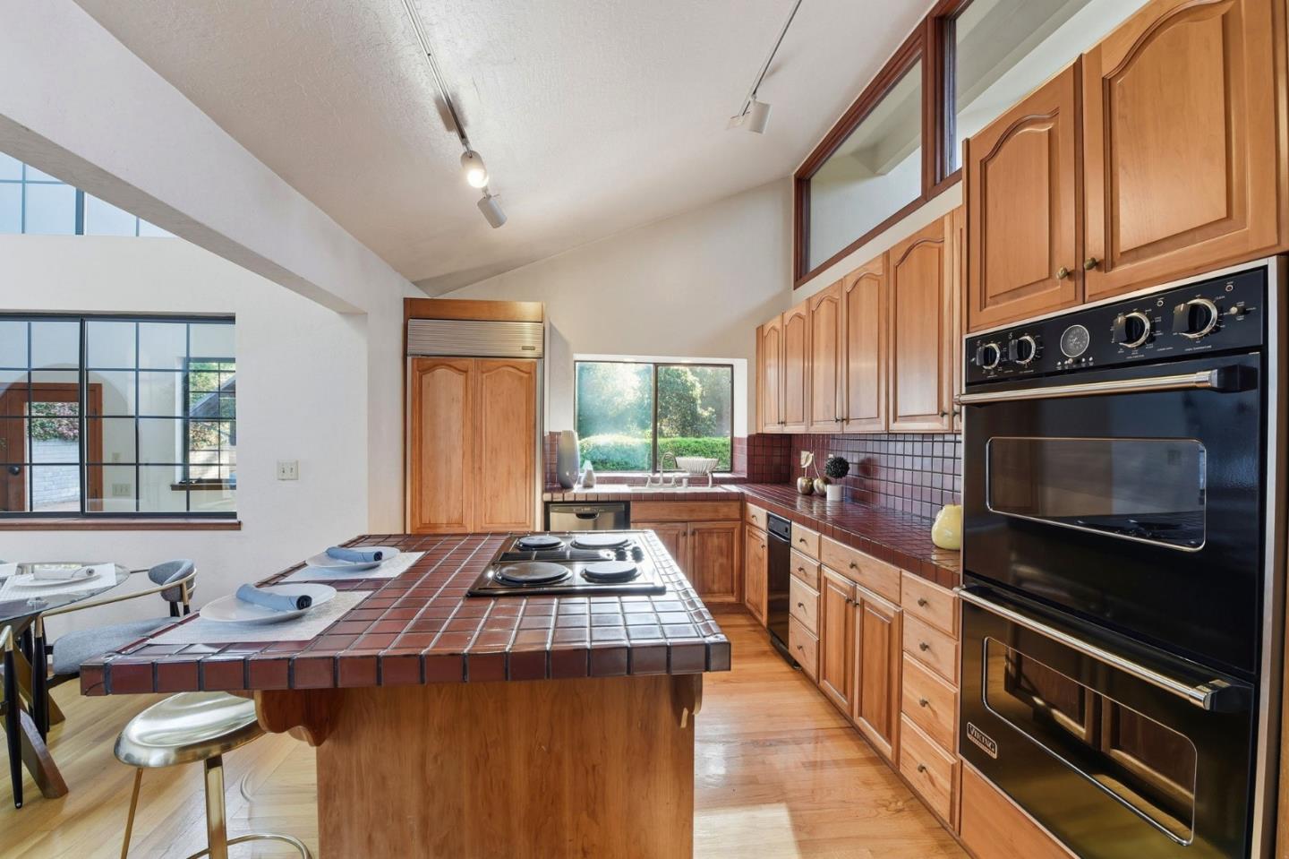 Detail Gallery Image 12 of 61 For 12861 Foothill Ln, Saratoga,  CA 95070 - 3 Beds | 2 Baths