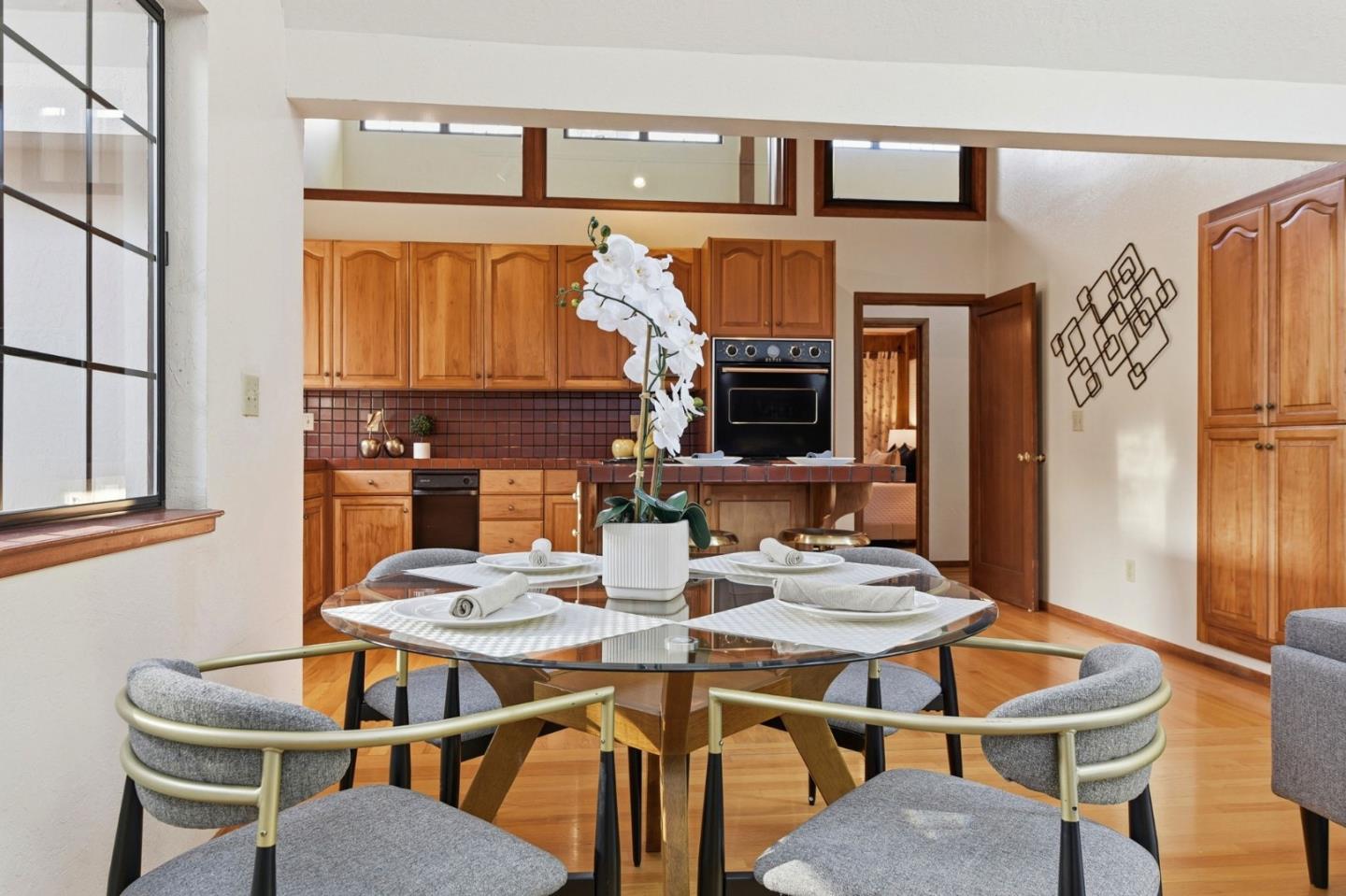 Detail Gallery Image 13 of 61 For 12861 Foothill Ln, Saratoga,  CA 95070 - 3 Beds | 2 Baths