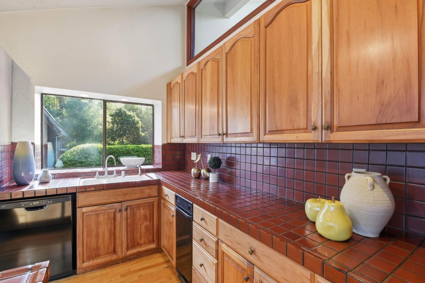 Detail Gallery Image 14 of 61 For 12861 Foothill Ln, Saratoga,  CA 95070 - 3 Beds | 2 Baths