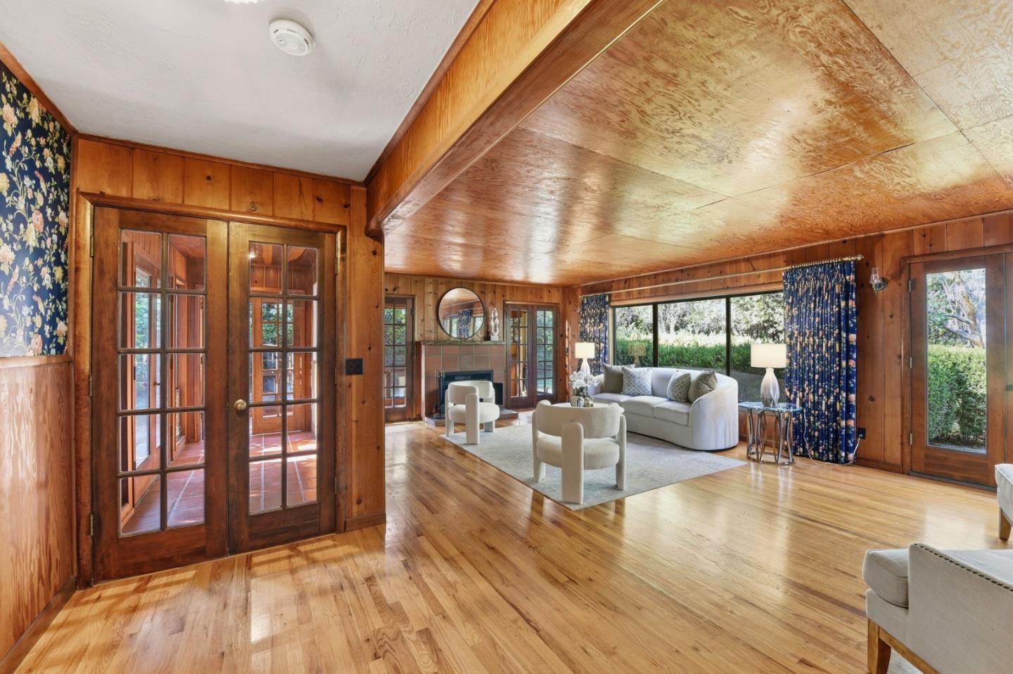 Detail Gallery Image 16 of 61 For 12861 Foothill Ln, Saratoga,  CA 95070 - 3 Beds | 2 Baths