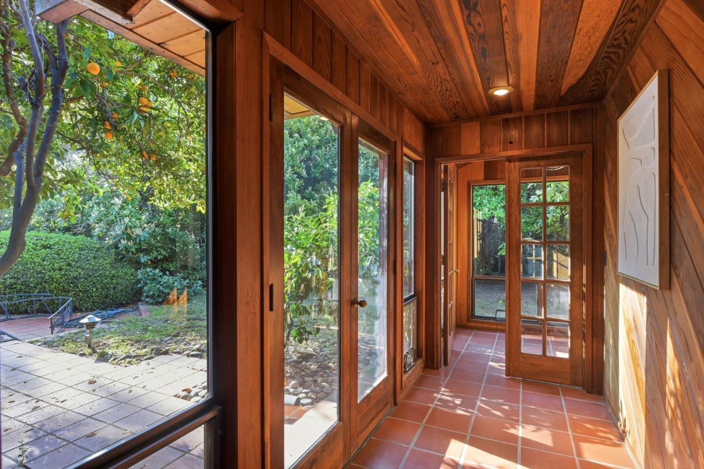 Detail Gallery Image 21 of 61 For 12861 Foothill Ln, Saratoga,  CA 95070 - 3 Beds | 2 Baths