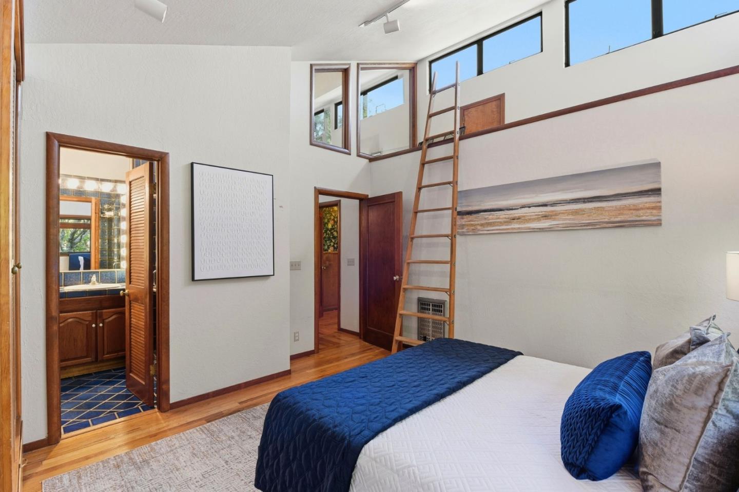 Detail Gallery Image 24 of 61 For 12861 Foothill Ln, Saratoga,  CA 95070 - 3 Beds | 2 Baths