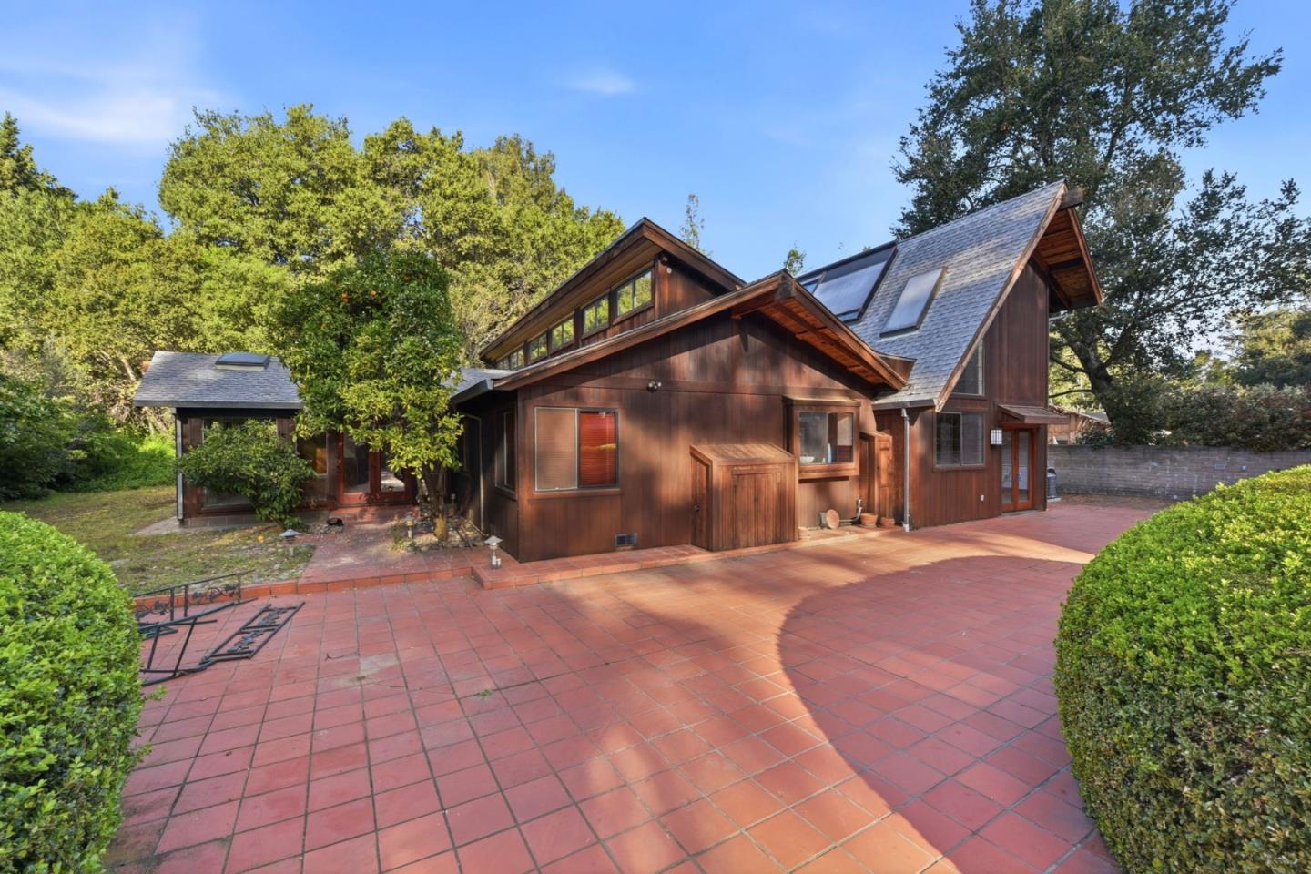 Detail Gallery Image 3 of 61 For 12861 Foothill Ln, Saratoga,  CA 95070 - 3 Beds | 2 Baths