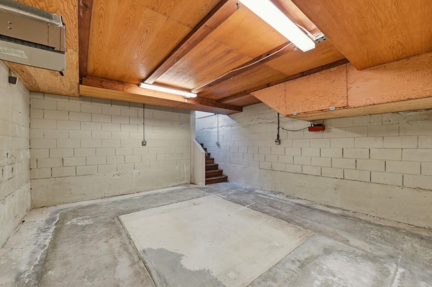 Detail Gallery Image 34 of 61 For 12861 Foothill Ln, Saratoga,  CA 95070 - 3 Beds | 2 Baths