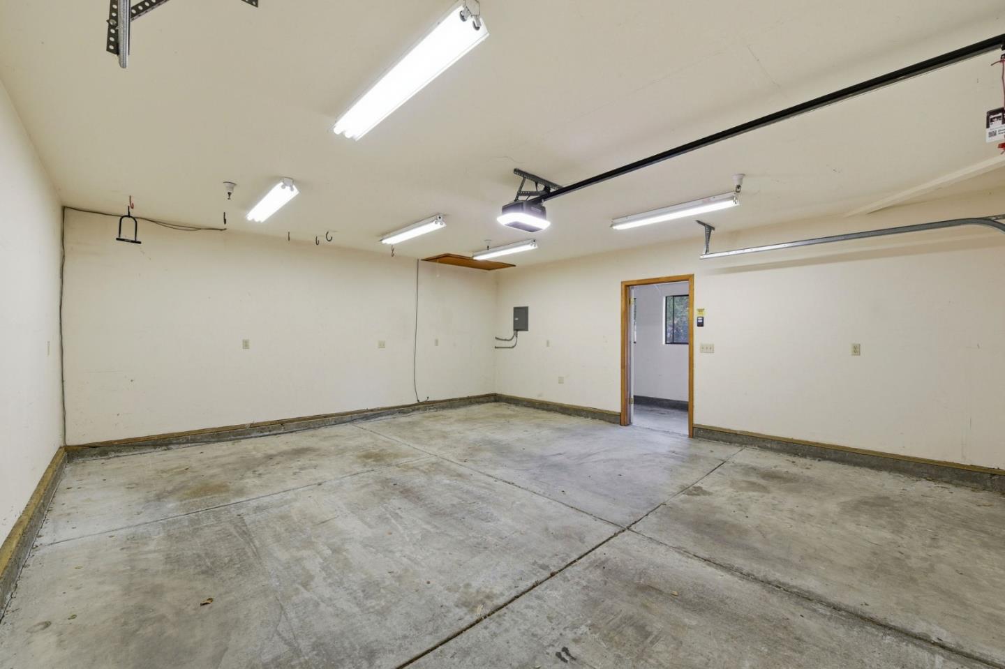 Detail Gallery Image 37 of 61 For 12861 Foothill Ln, Saratoga,  CA 95070 - 3 Beds | 2 Baths