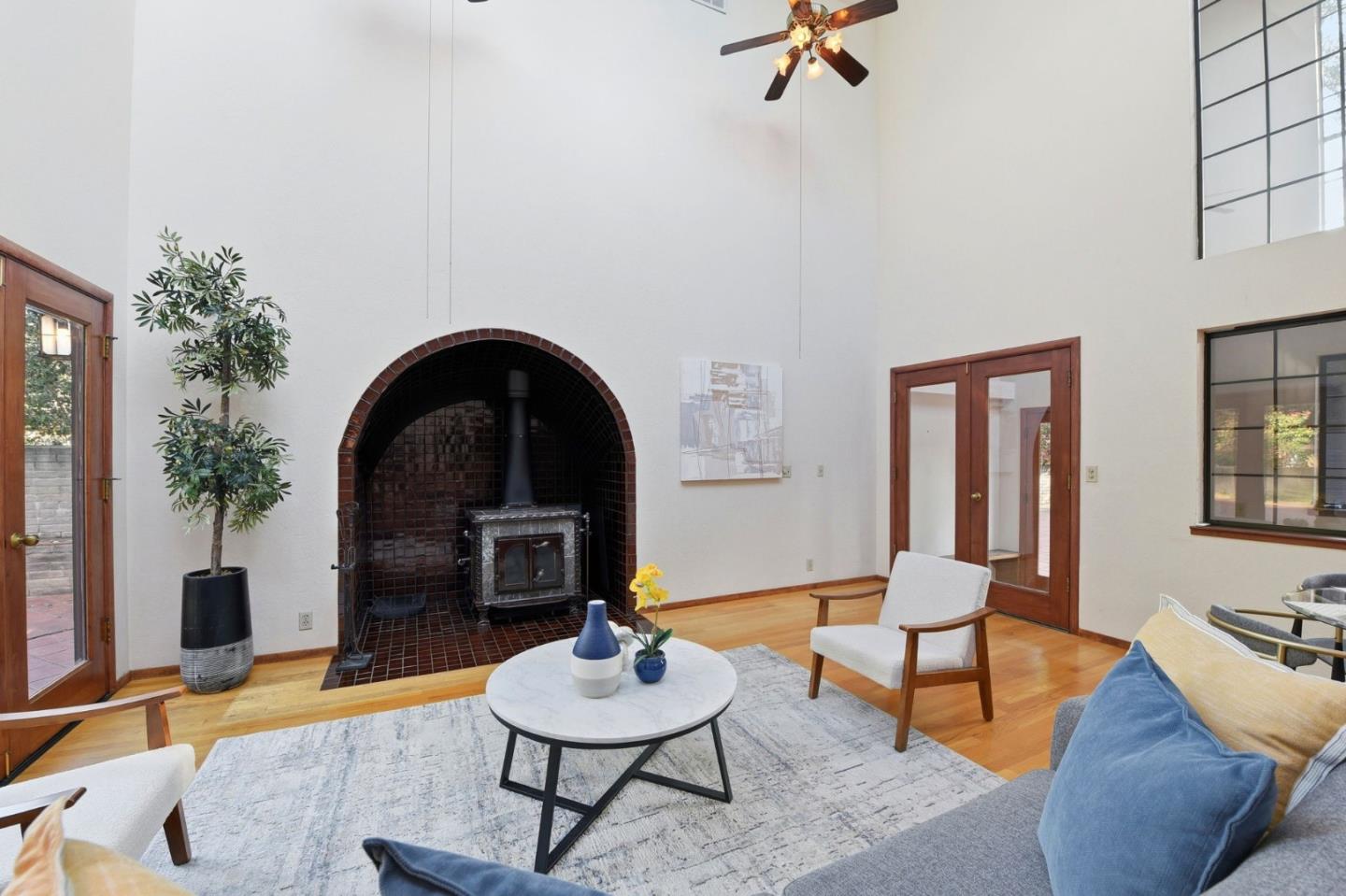 Detail Gallery Image 5 of 61 For 12861 Foothill Ln, Saratoga,  CA 95070 - 3 Beds | 2 Baths