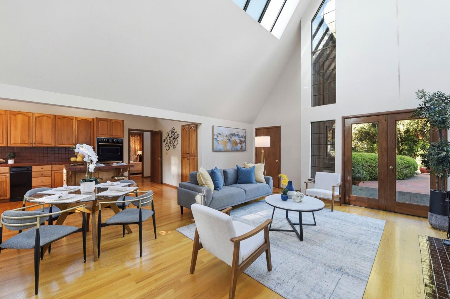 Detail Gallery Image 7 of 61 For 12861 Foothill Ln, Saratoga,  CA 95070 - 3 Beds | 2 Baths