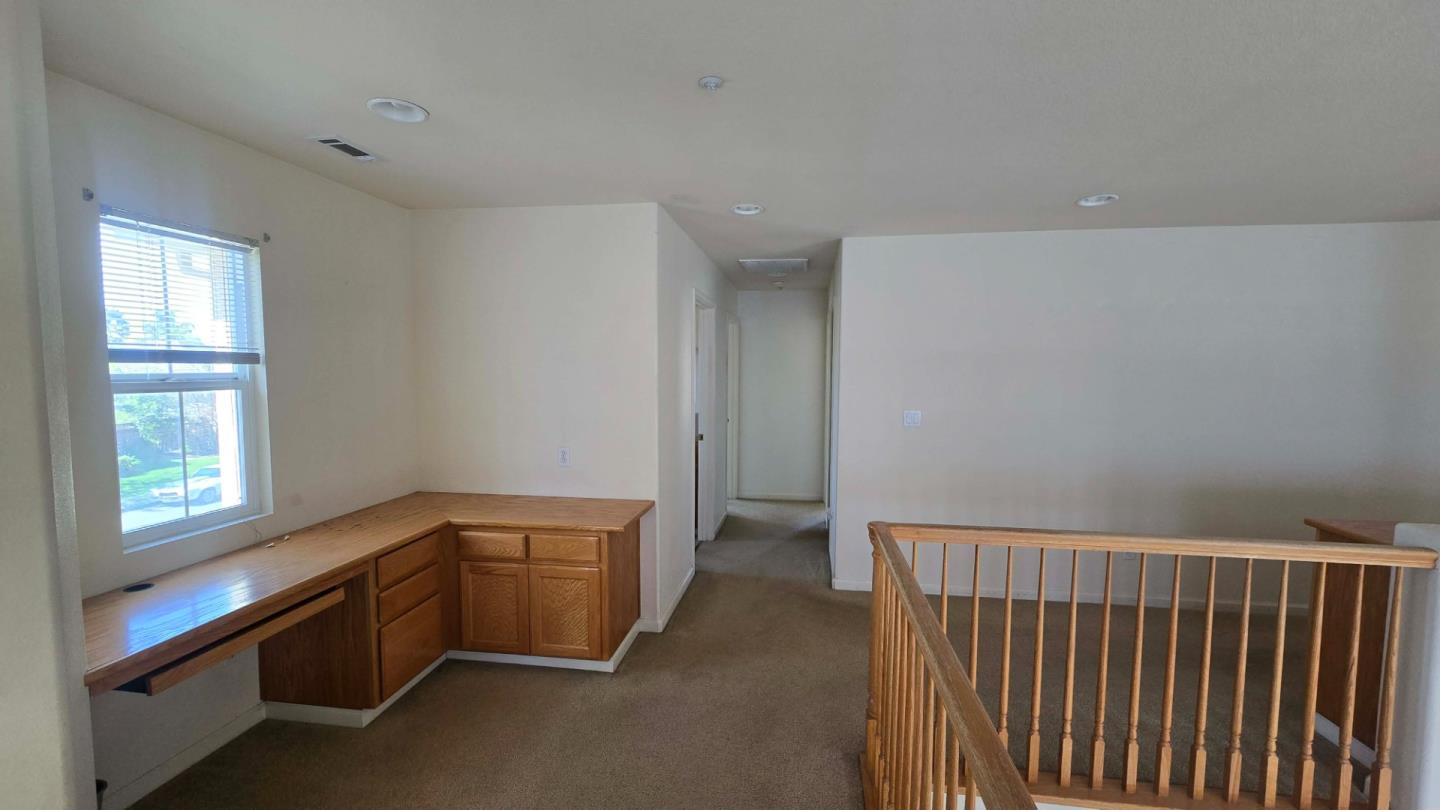 Detail Gallery Image 11 of 28 For 138 Spikerush Cir, American Canyon,  CA 94503 - 5 Beds | 3 Baths