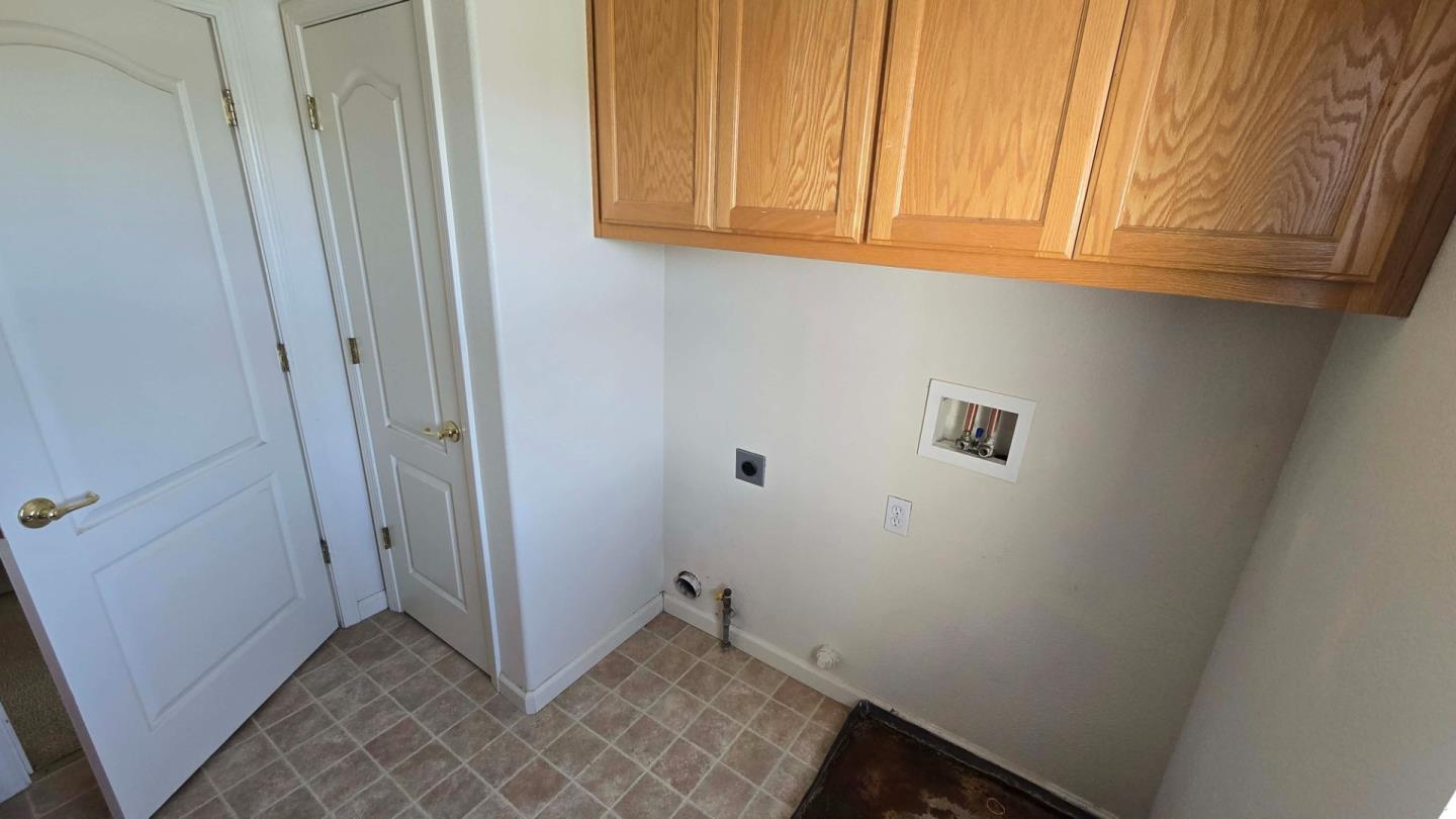 Detail Gallery Image 14 of 28 For 138 Spikerush Cir, American Canyon,  CA 94503 - 5 Beds | 3 Baths