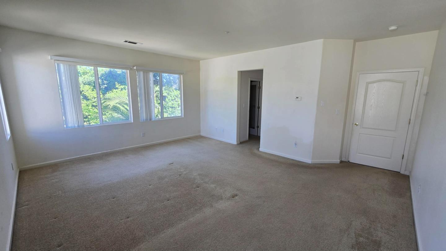 Detail Gallery Image 17 of 28 For 138 Spikerush Cir, American Canyon,  CA 94503 - 5 Beds | 3 Baths