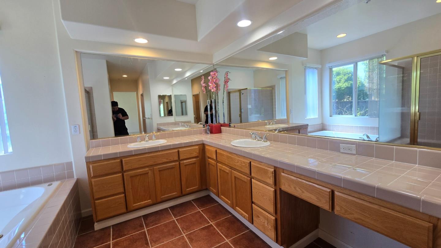 Detail Gallery Image 22 of 28 For 138 Spikerush Cir, American Canyon,  CA 94503 - 5 Beds | 3 Baths