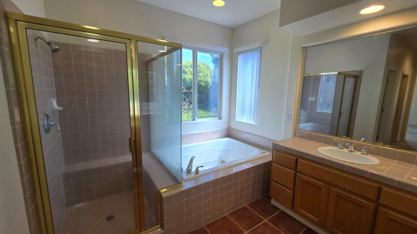 Detail Gallery Image 23 of 28 For 138 Spikerush Cir, American Canyon,  CA 94503 - 5 Beds | 3 Baths