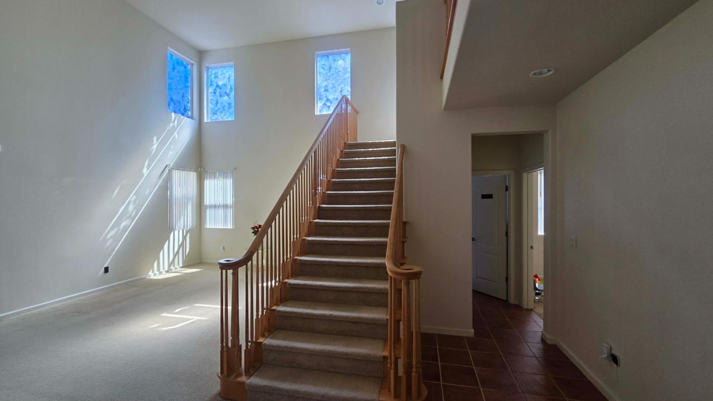 Detail Gallery Image 6 of 28 For 138 Spikerush Cir, American Canyon,  CA 94503 - 5 Beds | 3 Baths