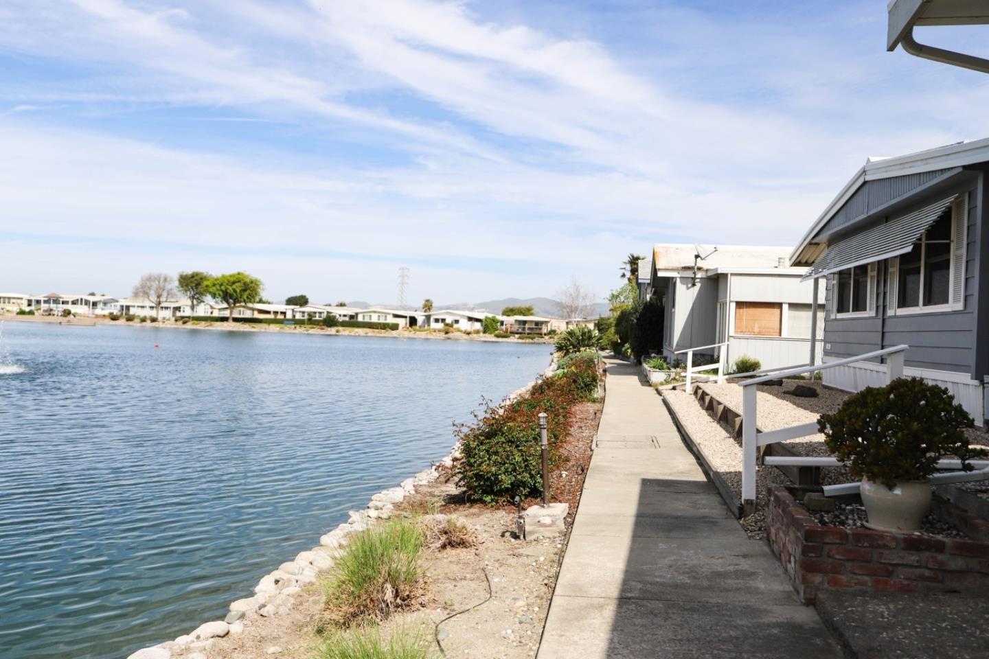 Detail Gallery Image 2 of 11 For 150 Kern St #150,  Salinas,  CA 93905 - 2 Beds | 2 Baths