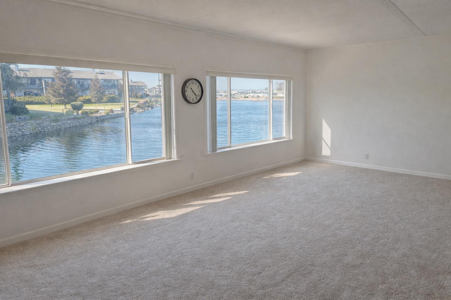 Detail Gallery Image 4 of 11 For 150 Kern St #150,  Salinas,  CA 93905 - 2 Beds | 2 Baths