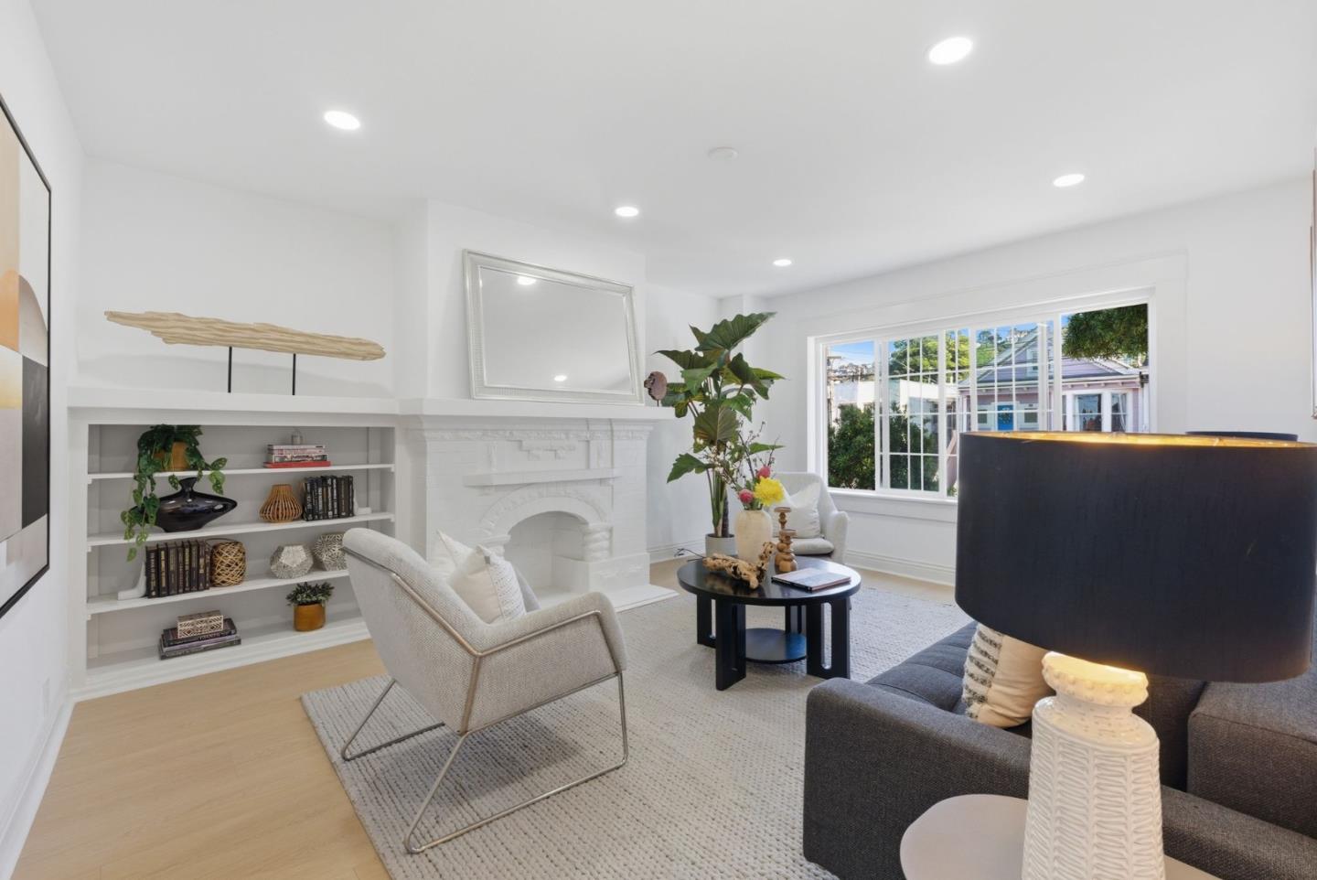 Detail Gallery Image 4 of 41 For 444 Irvington St, Daly City,  CA 94014 - 2 Beds | 2 Baths