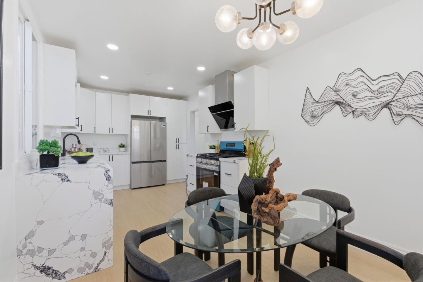 Detail Gallery Image 6 of 41 For 444 Irvington St, Daly City,  CA 94014 - 2 Beds | 2 Baths