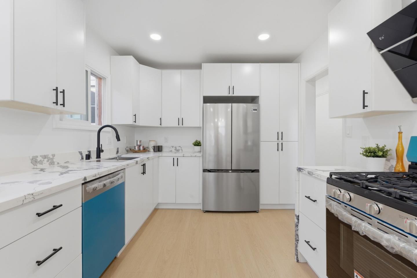 Detail Gallery Image 8 of 41 For 444 Irvington St, Daly City,  CA 94014 - 2 Beds | 2 Baths