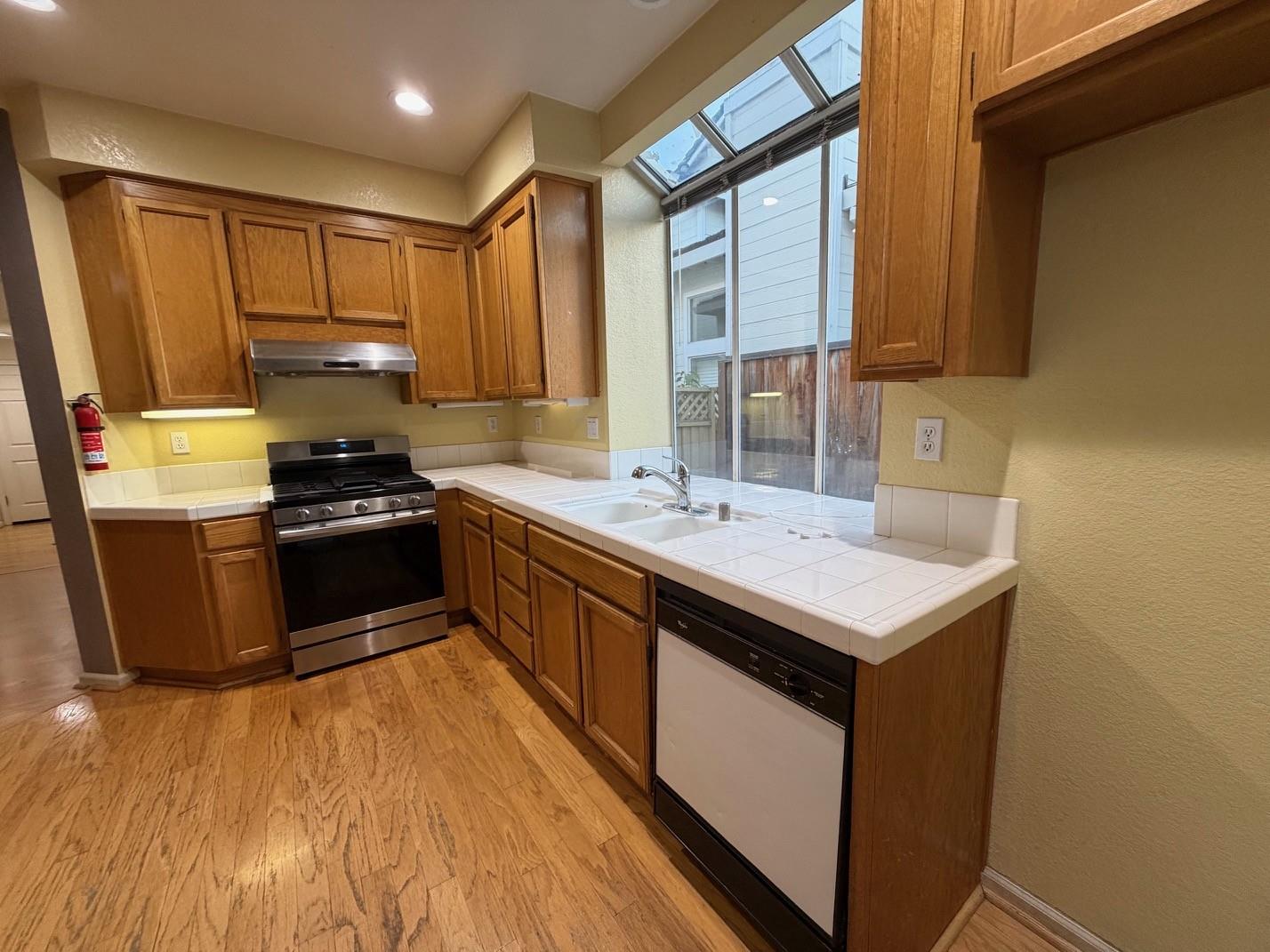 Detail Gallery Image 15 of 36 For 5417 Ridgewood Dr, Fremont,  CA 94555 - 2 Beds | 2/1 Baths