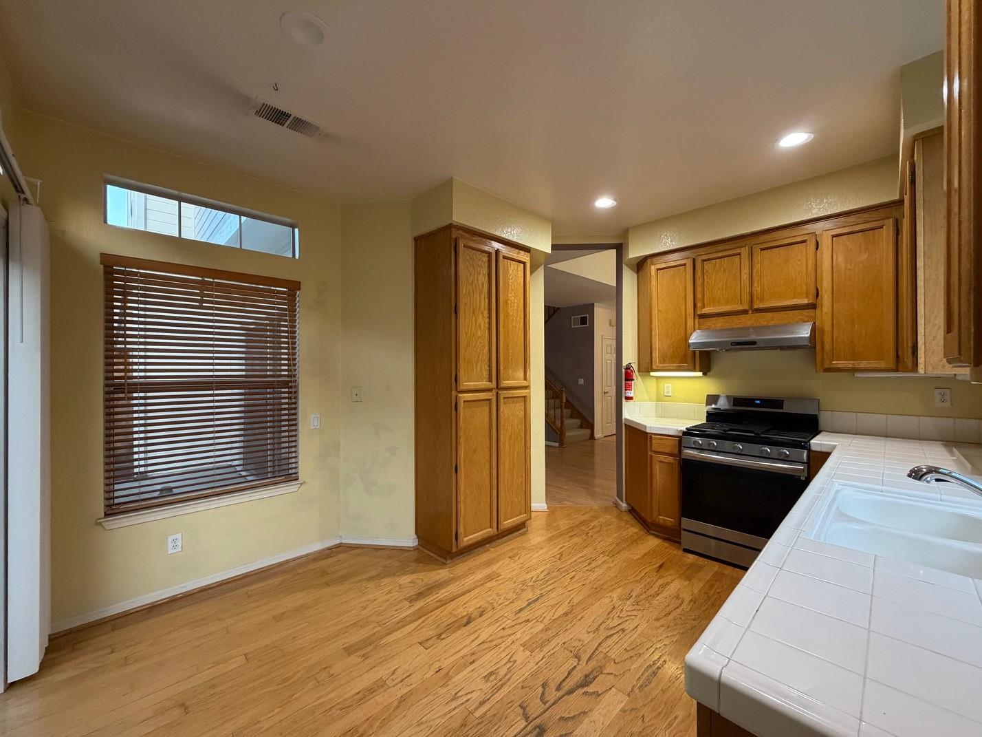 Detail Gallery Image 16 of 36 For 5417 Ridgewood Dr, Fremont,  CA 94555 - 2 Beds | 2/1 Baths