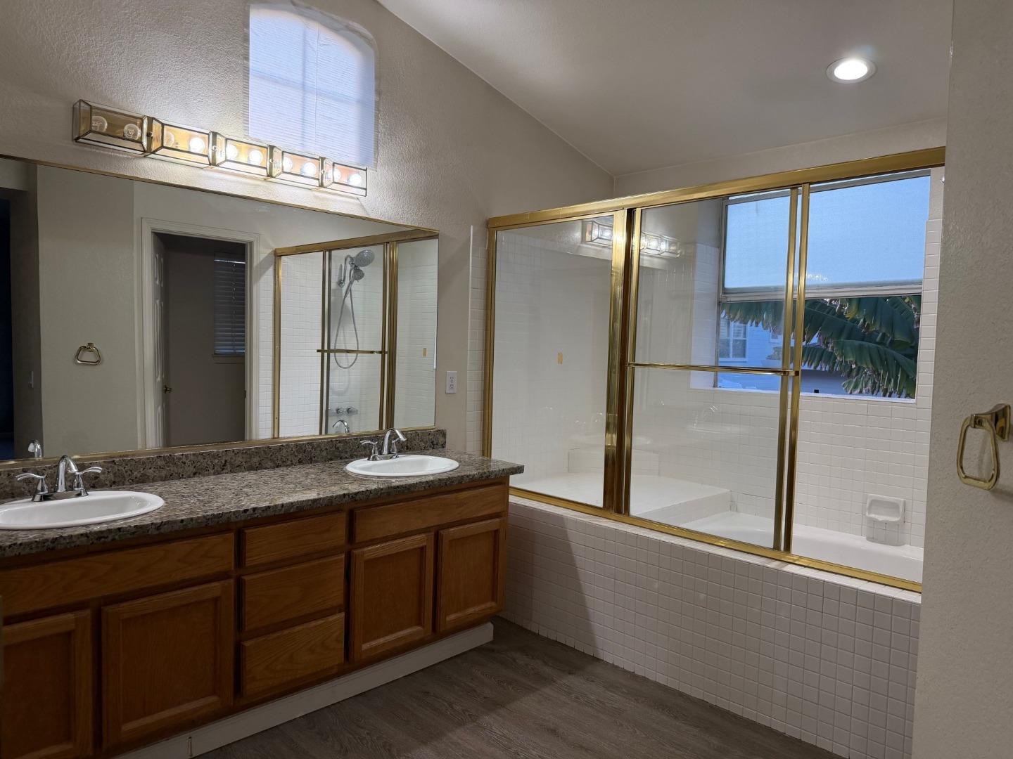 Detail Gallery Image 24 of 36 For 5417 Ridgewood Dr, Fremont,  CA 94555 - 2 Beds | 2/1 Baths