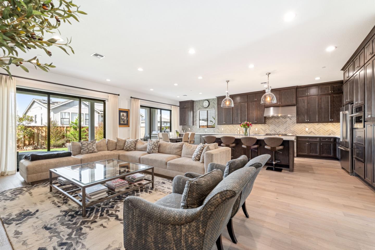 Detail Gallery Image 9 of 66 For 2409 Schooner Ave, Marina,  CA 93933 - 4 Beds | 3/1 Baths