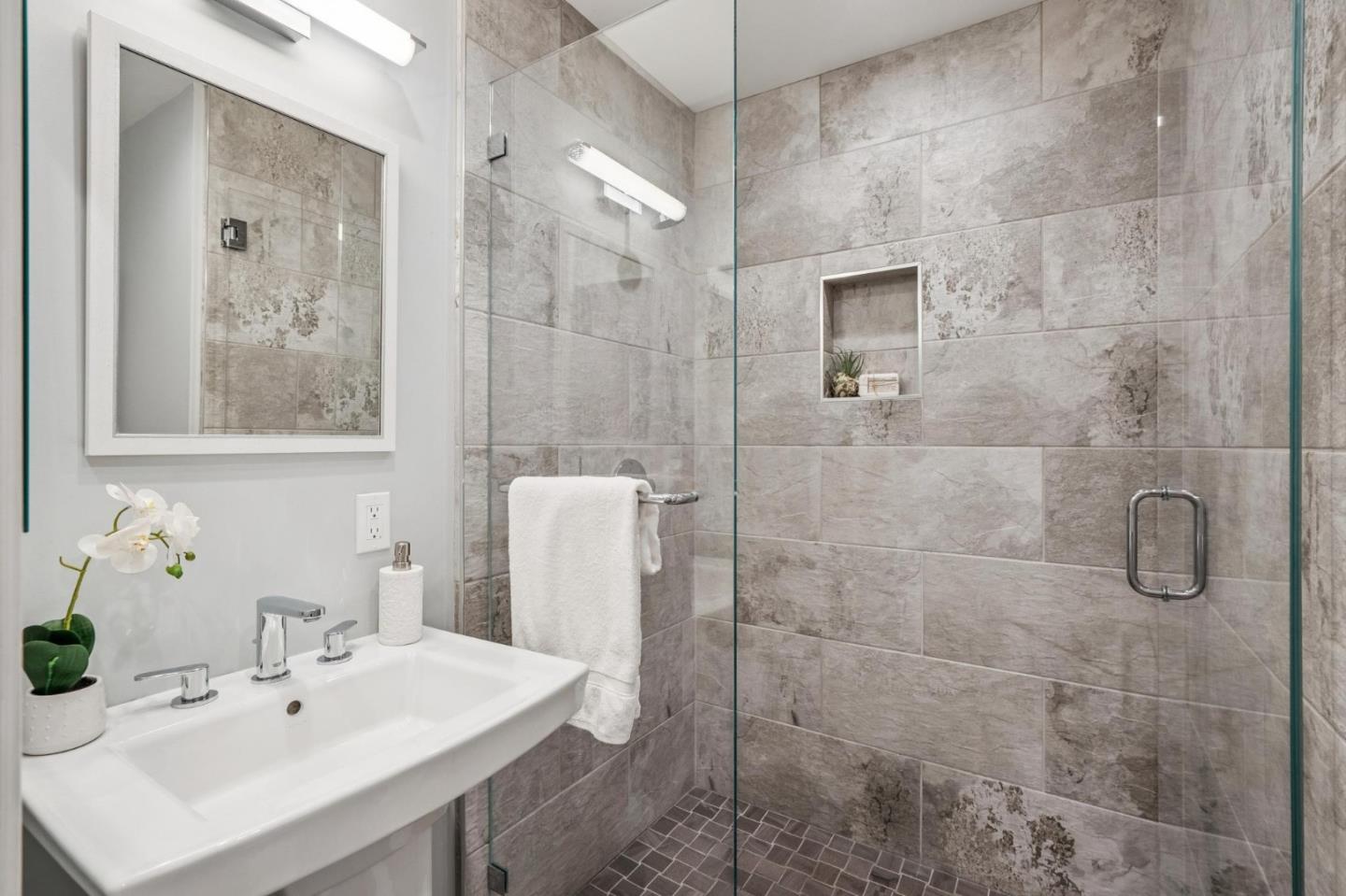 Detail Gallery Image 15 of 27 For 901 Chevy St, Belmont,  CA 94002 - 3 Beds | 2 Baths