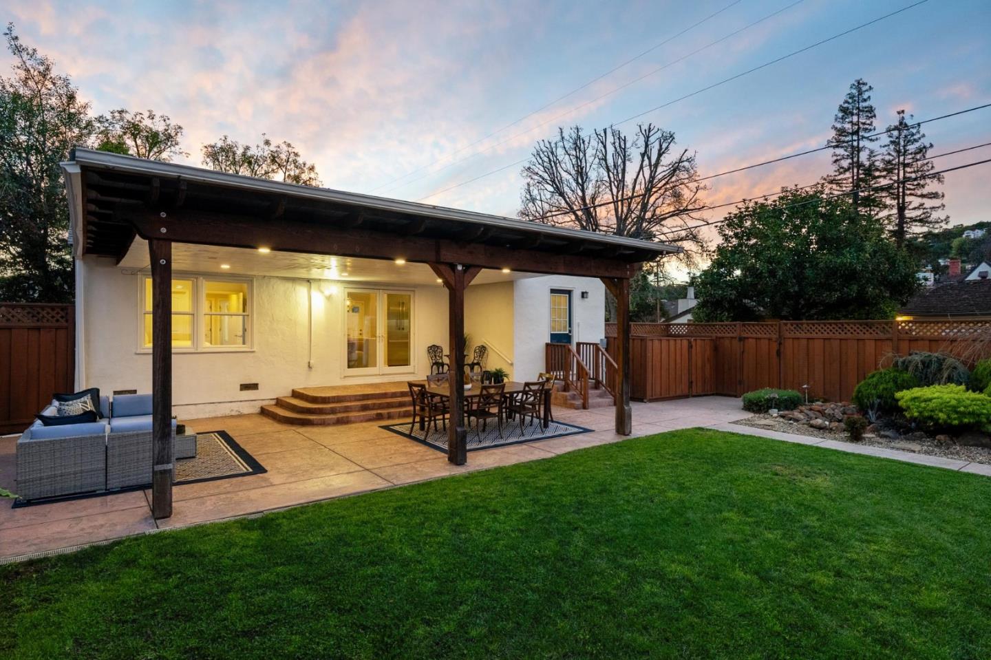 Detail Gallery Image 17 of 27 For 901 Chevy St, Belmont,  CA 94002 - 3 Beds | 2 Baths