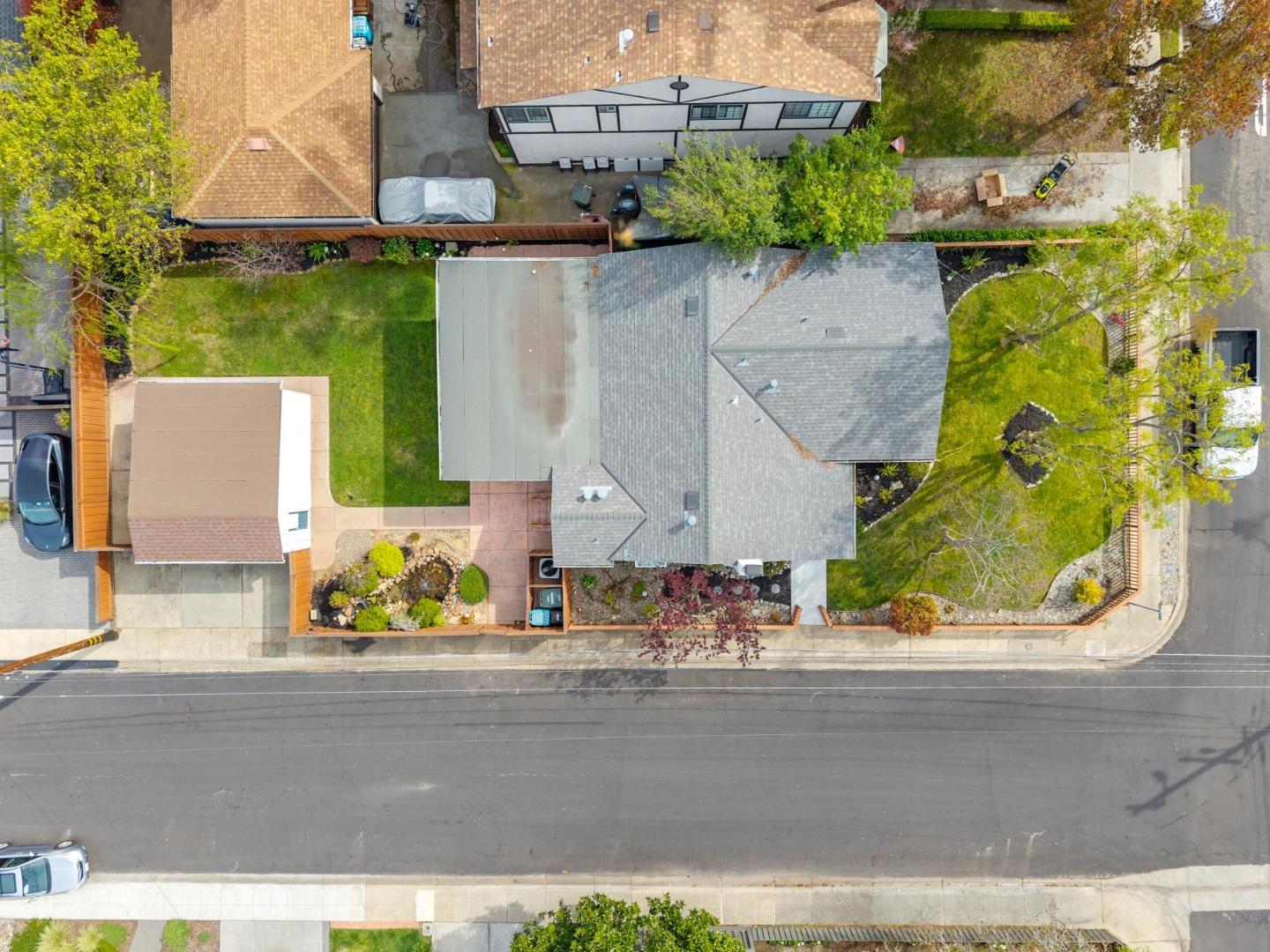 Detail Gallery Image 21 of 27 For 901 Chevy St, Belmont,  CA 94002 - 3 Beds | 2 Baths