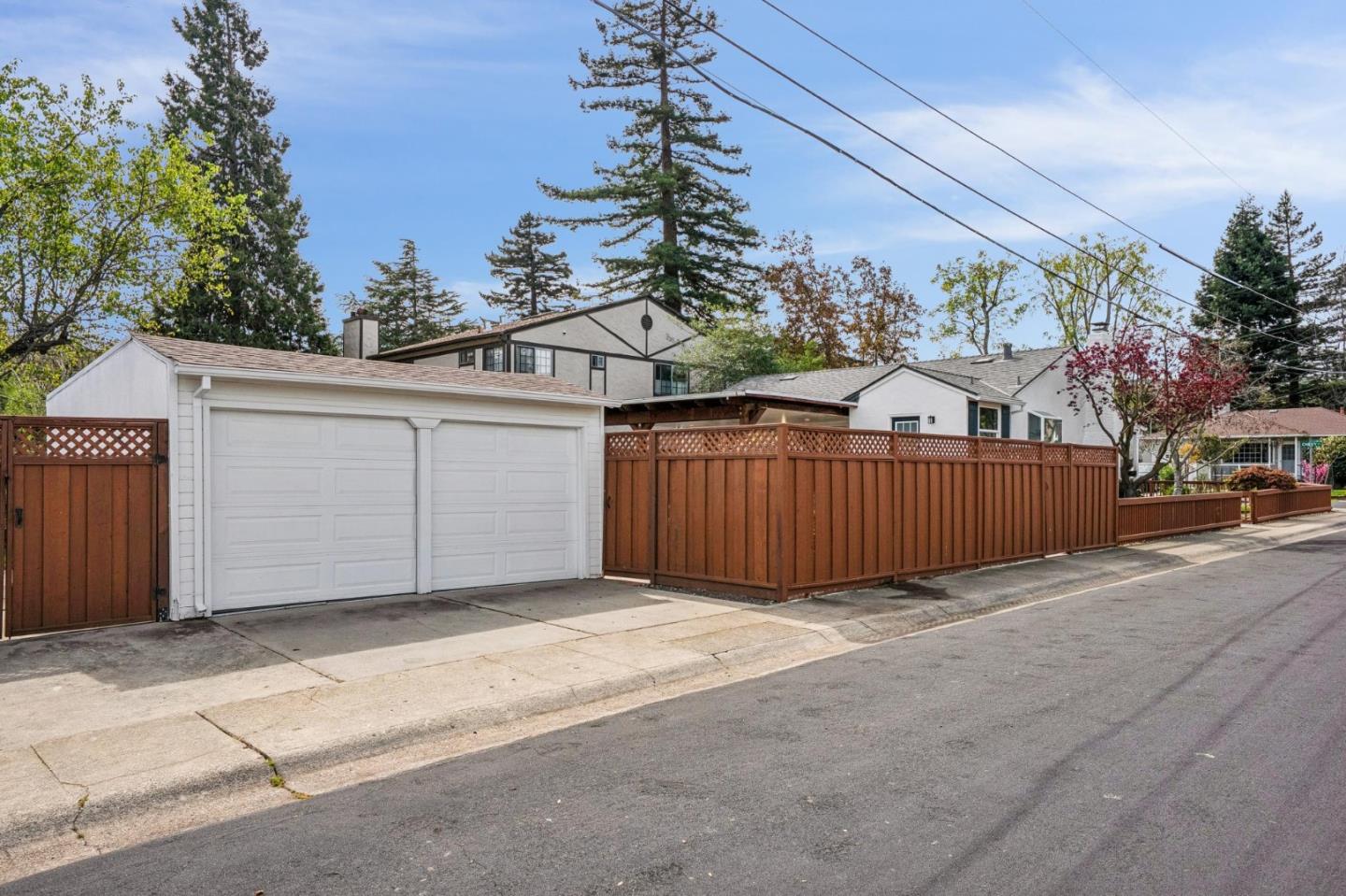 Detail Gallery Image 23 of 27 For 901 Chevy St, Belmont,  CA 94002 - 3 Beds | 2 Baths