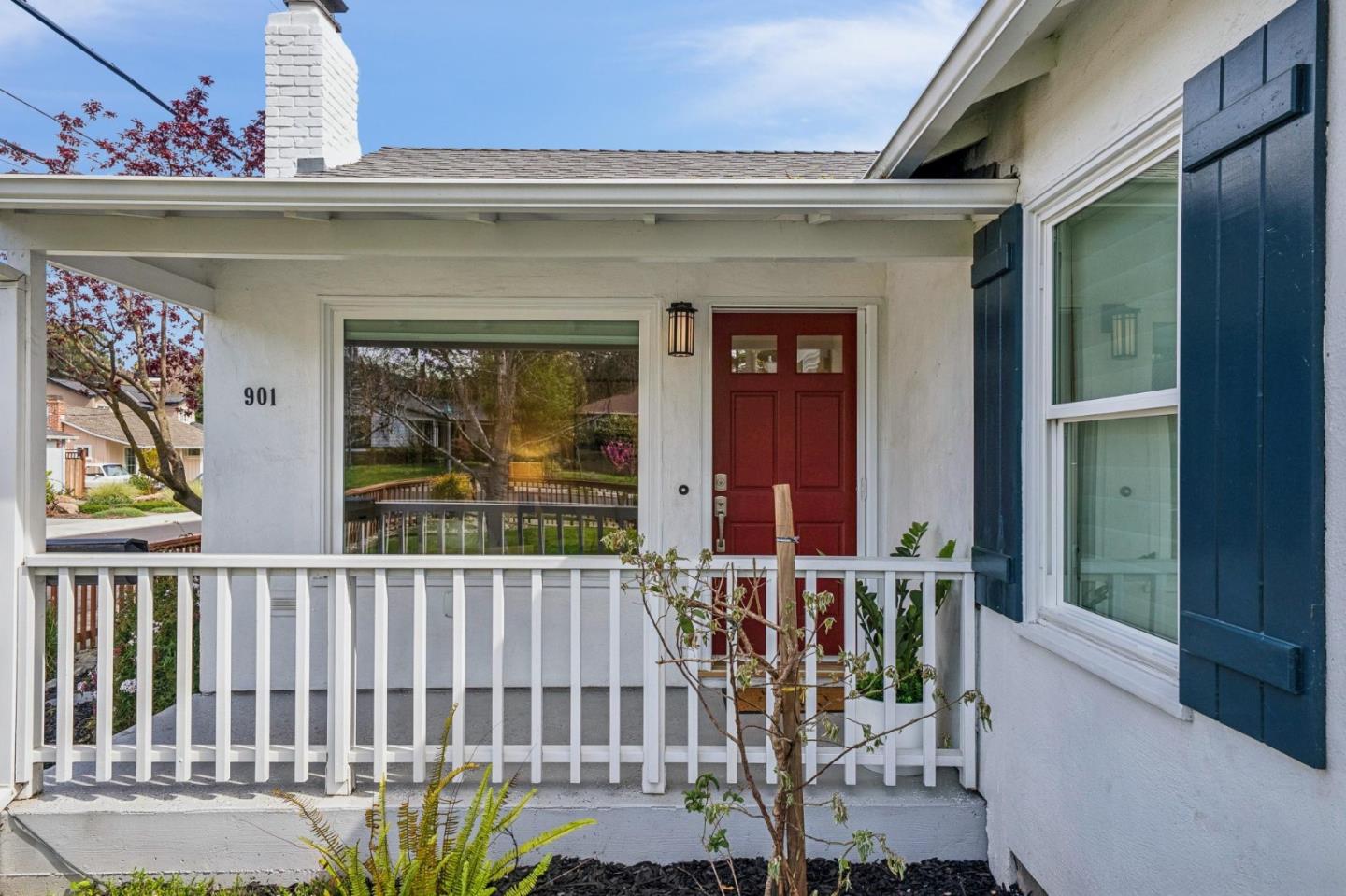 Detail Gallery Image 3 of 27 For 901 Chevy St, Belmont,  CA 94002 - 3 Beds | 2 Baths