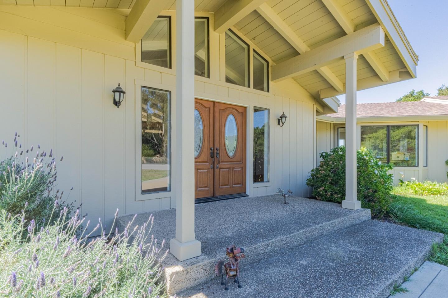 Detail Gallery Image 11 of 39 For 169 Old Stage Rd, Salinas,  CA 93908 - 3 Beds | 2/1 Baths