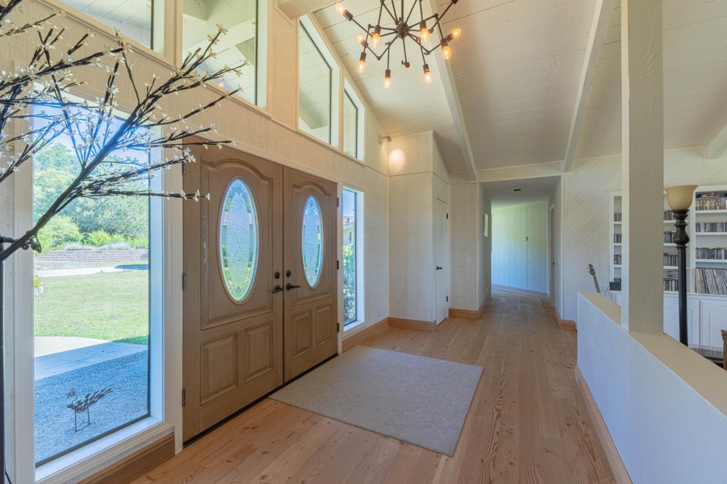 Detail Gallery Image 12 of 39 For 169 Old Stage Rd, Salinas,  CA 93908 - 3 Beds | 2/1 Baths