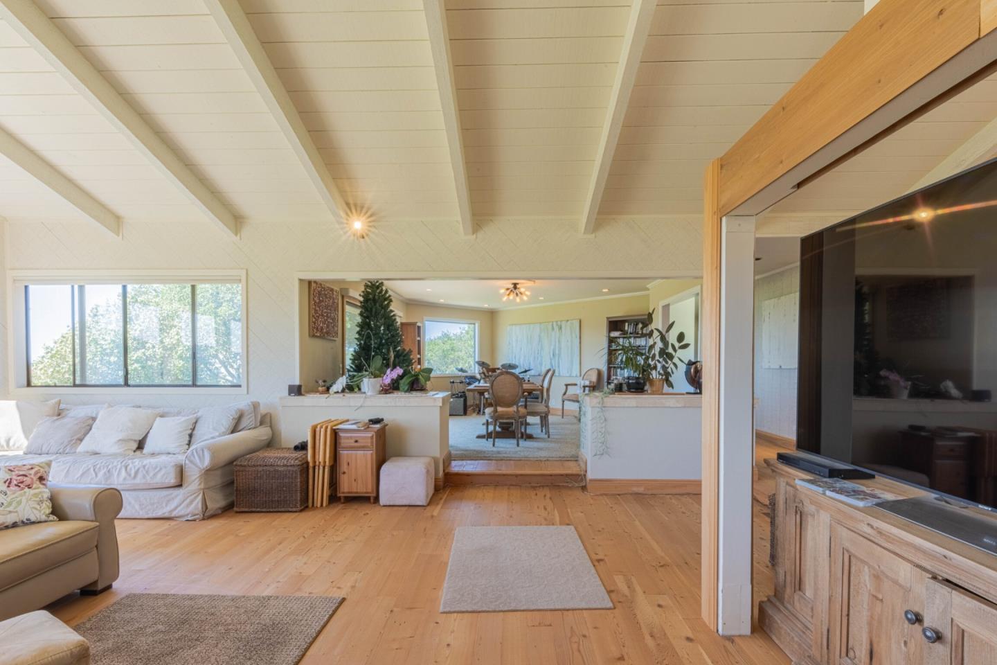 Detail Gallery Image 16 of 39 For 169 Old Stage Rd, Salinas,  CA 93908 - 3 Beds | 2/1 Baths