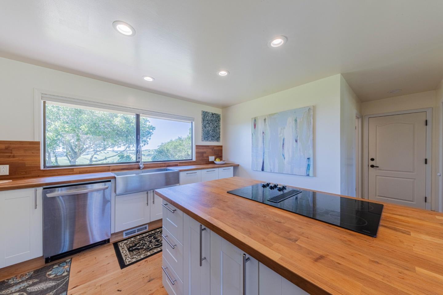 Detail Gallery Image 19 of 39 For 169 Old Stage Rd, Salinas,  CA 93908 - 3 Beds | 2/1 Baths