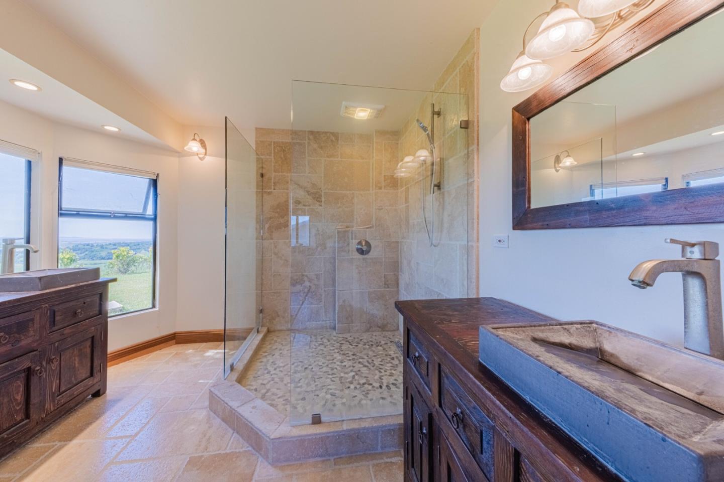 Detail Gallery Image 28 of 39 For 169 Old Stage Rd, Salinas,  CA 93908 - 3 Beds | 2/1 Baths