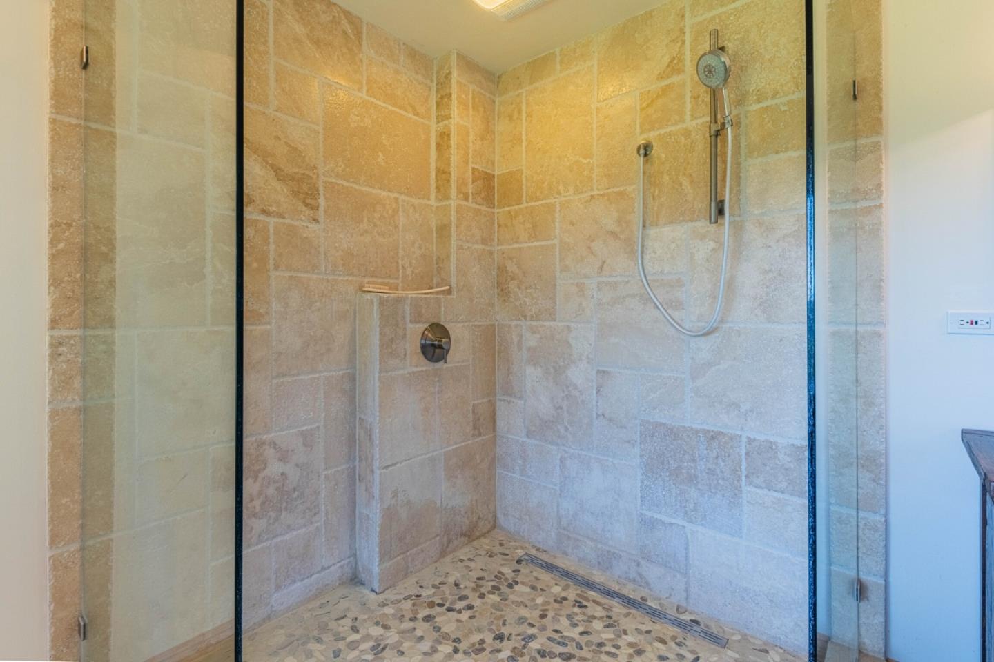 Detail Gallery Image 30 of 39 For 169 Old Stage Rd, Salinas,  CA 93908 - 3 Beds | 2/1 Baths