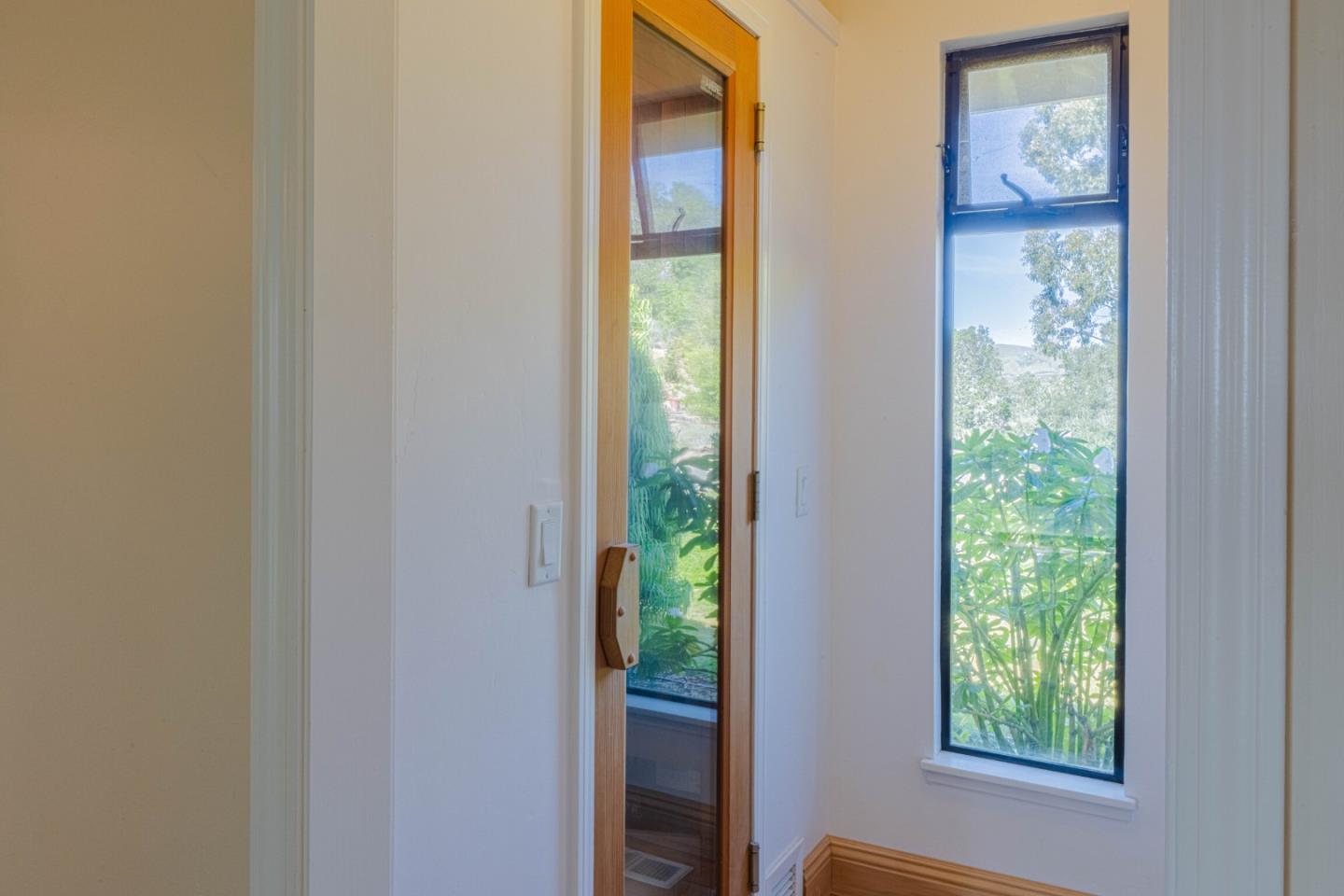 Detail Gallery Image 33 of 39 For 169 Old Stage Rd, Salinas,  CA 93908 - 3 Beds | 2/1 Baths