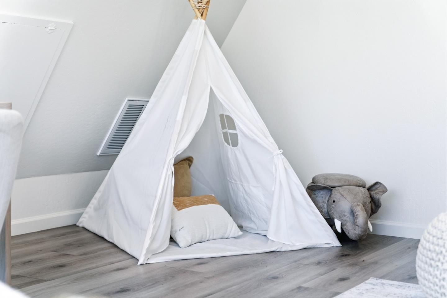 Detail Gallery Image 32 of 70 For 3417 Cooper Dr, Santa Clara,  CA 95051 - 4 Beds | 2/1 Baths