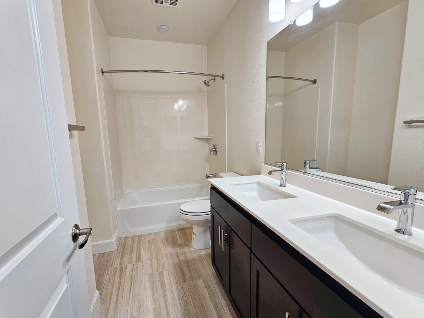 Detail Gallery Image 12 of 22 For 1746 Pedrozzi Cmn, Livermore,  CA 94551 - 4 Beds | 3/1 Baths