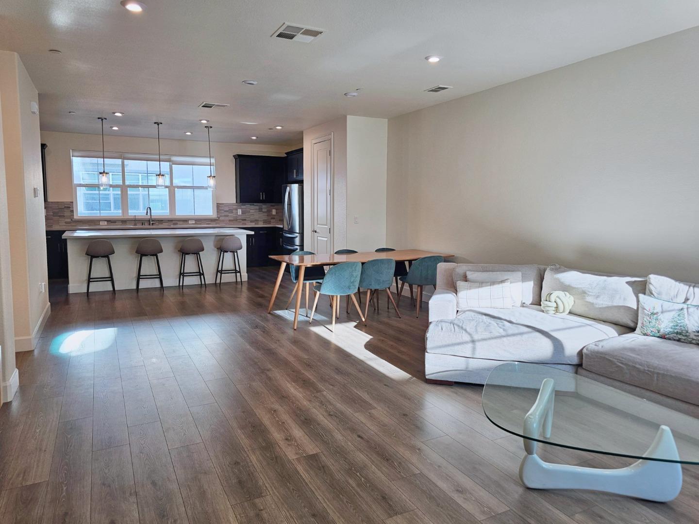 Detail Gallery Image 6 of 22 For 1746 Pedrozzi Cmn, Livermore,  CA 94551 - 4 Beds | 3/1 Baths