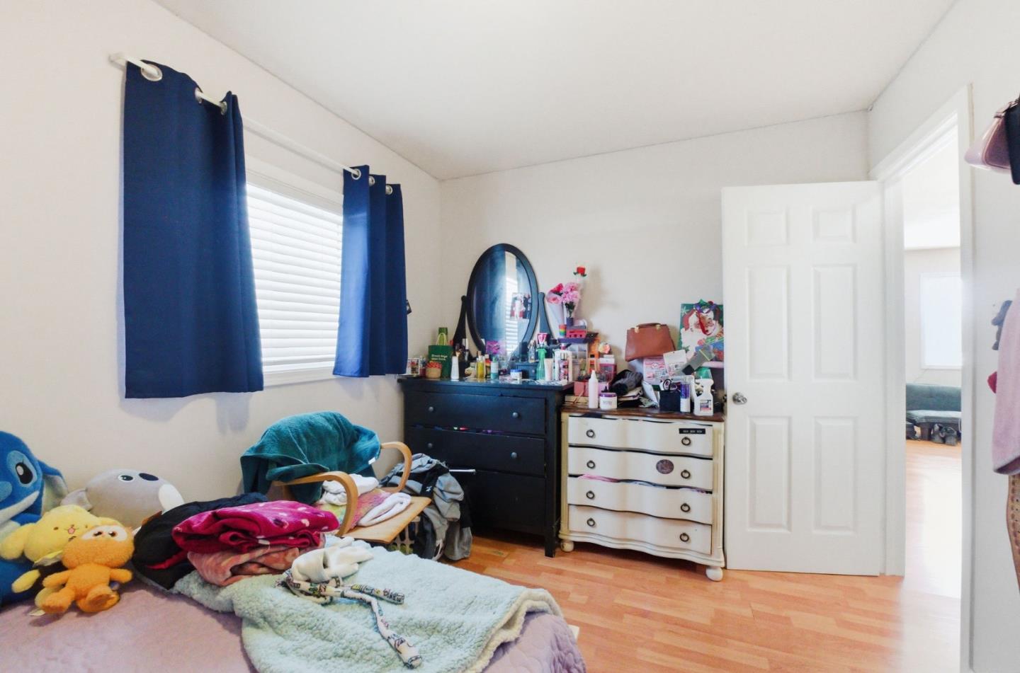 Detail Gallery Image 9 of 24 For 1303-05 Danube Way, San Jose,  CA 95116 - – Beds | – Baths