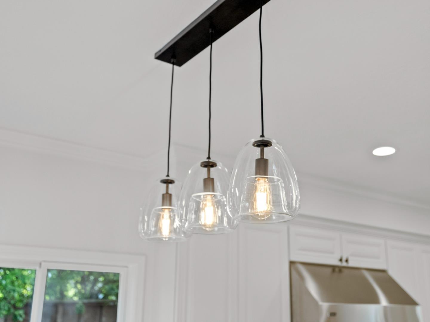 Detail Gallery Image 11 of 43 For 731 Lakemead Way, Redwood City,  CA 94062 - 4 Beds | 2/1 Baths