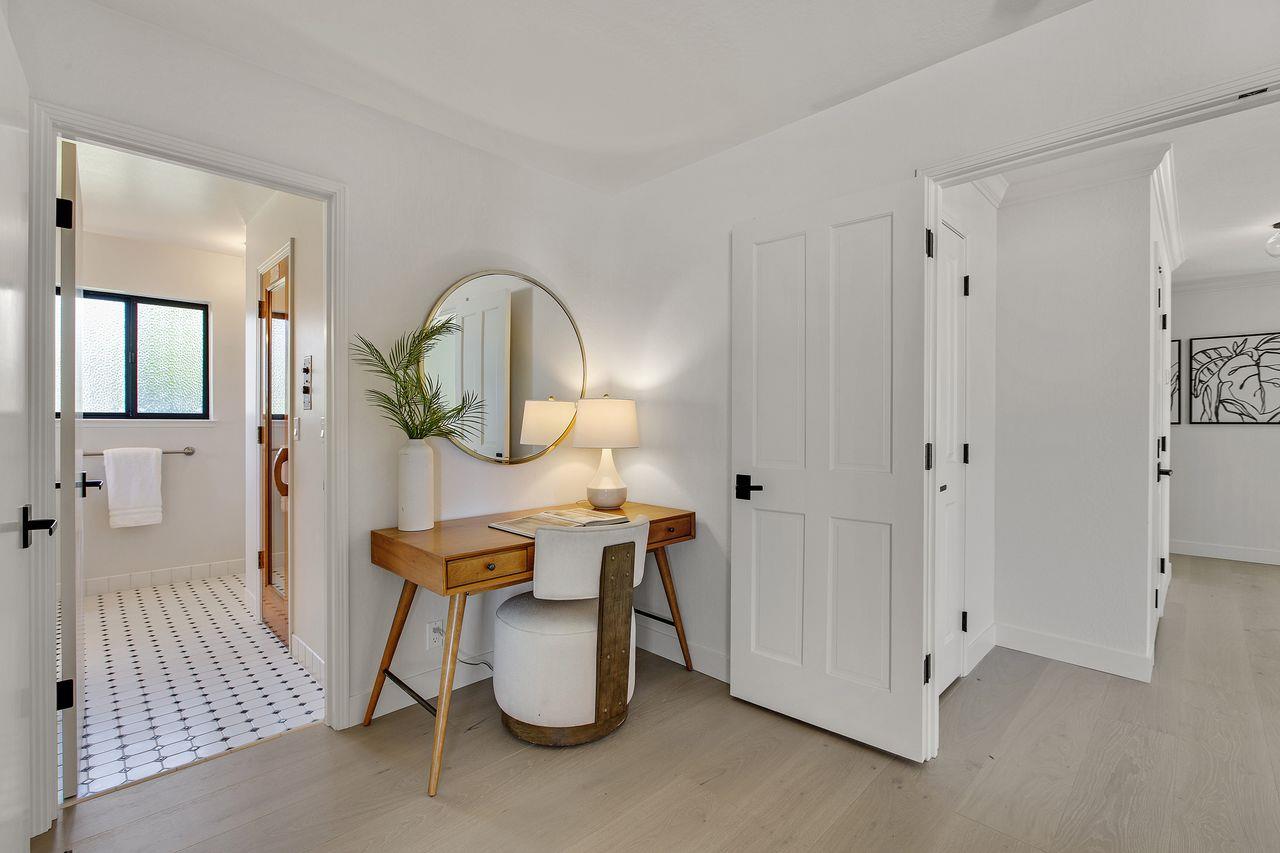 Detail Gallery Image 23 of 43 For 731 Lakemead Way, Redwood City,  CA 94062 - 4 Beds | 2/1 Baths